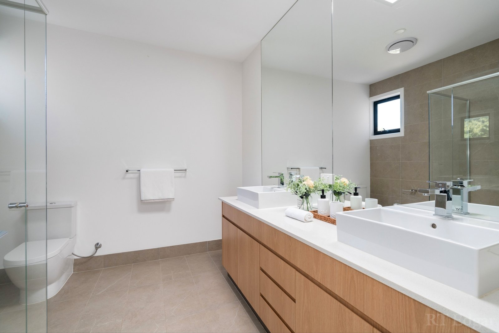 Property Gallery Thumbnail 8