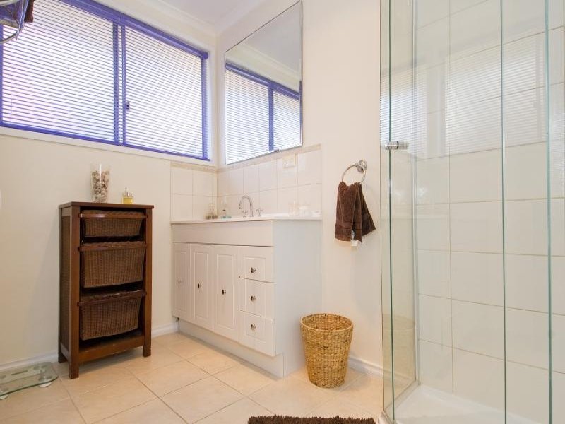 21 Lucas Street, Newcomb image 4