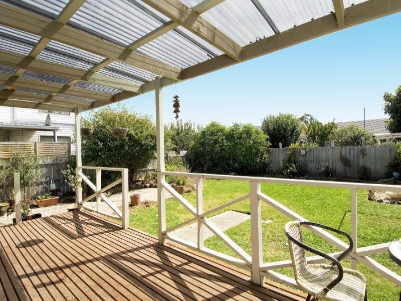 21 Lucas Street, Newcomb image 8