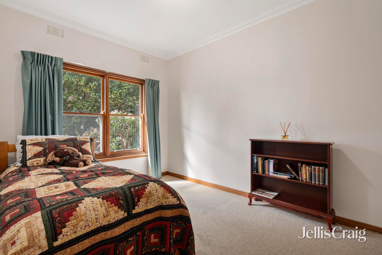 21 Malcolm Street, Blackburn image 7