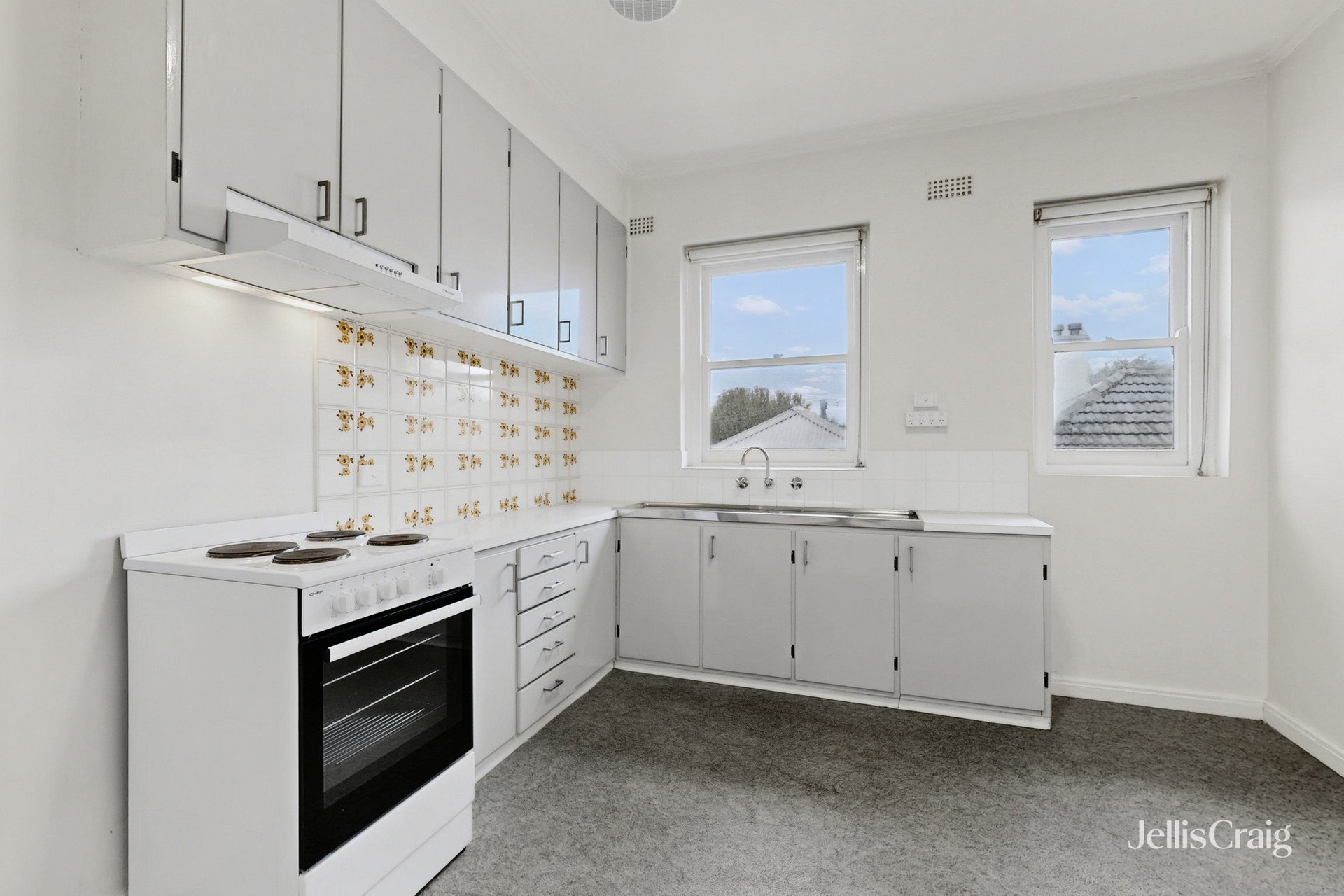2/1 Manningtree Road, Hawthorn image 2