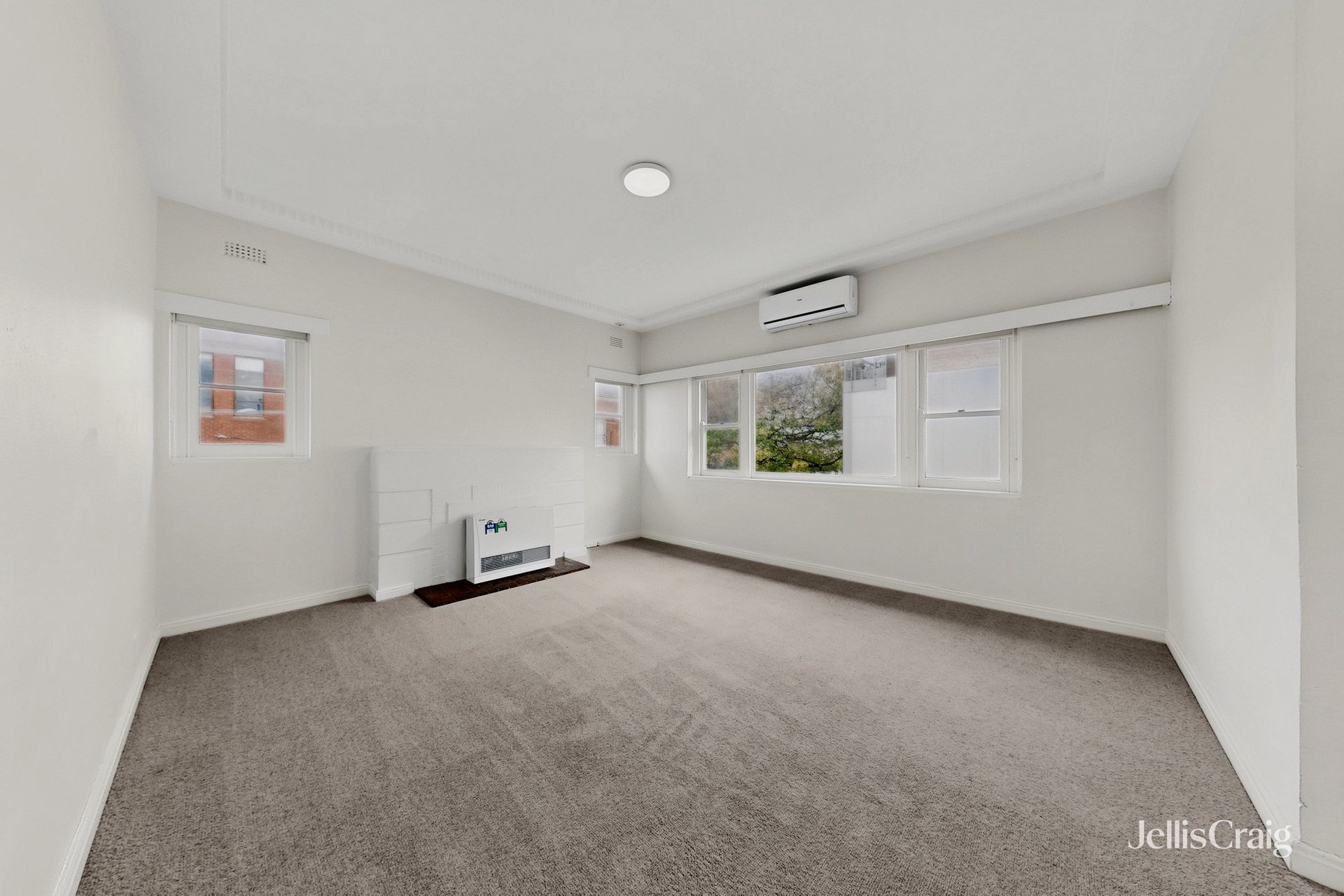 2/1 Manningtree Road, Hawthorn image 4