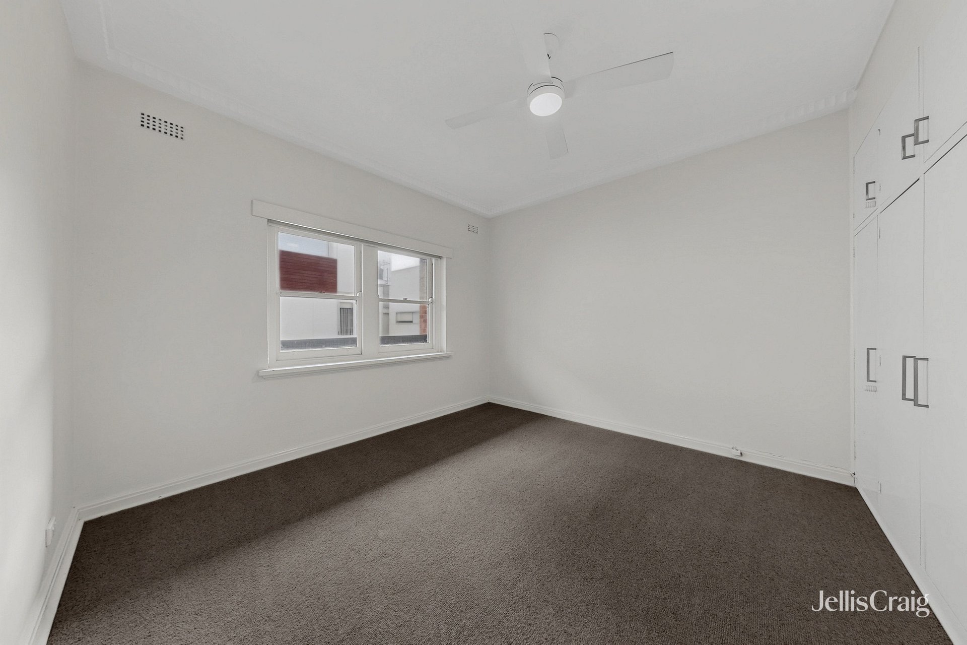 2/1 Manningtree Road, Hawthorn image 7