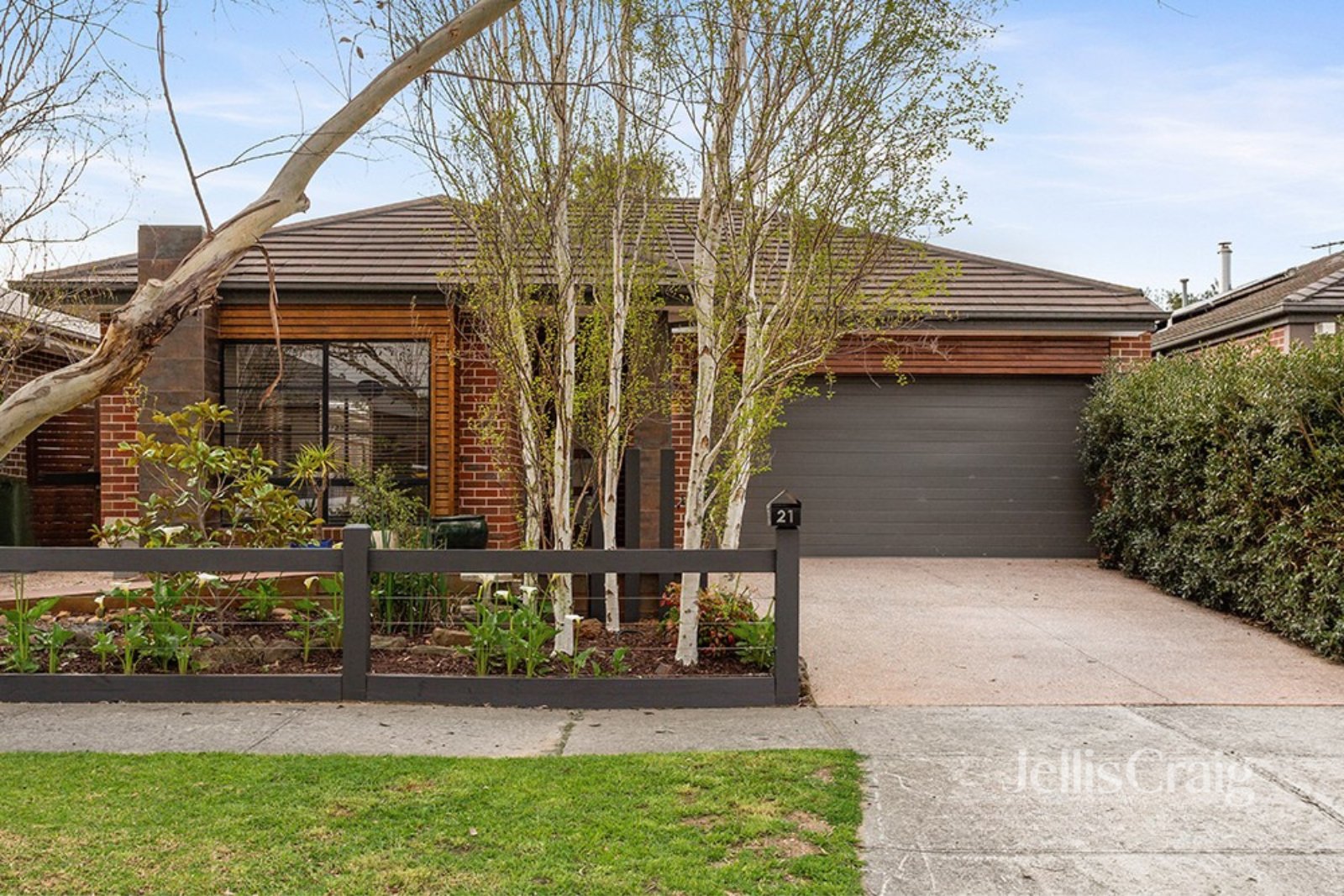 21 Montrose Drive, Doreen image 1