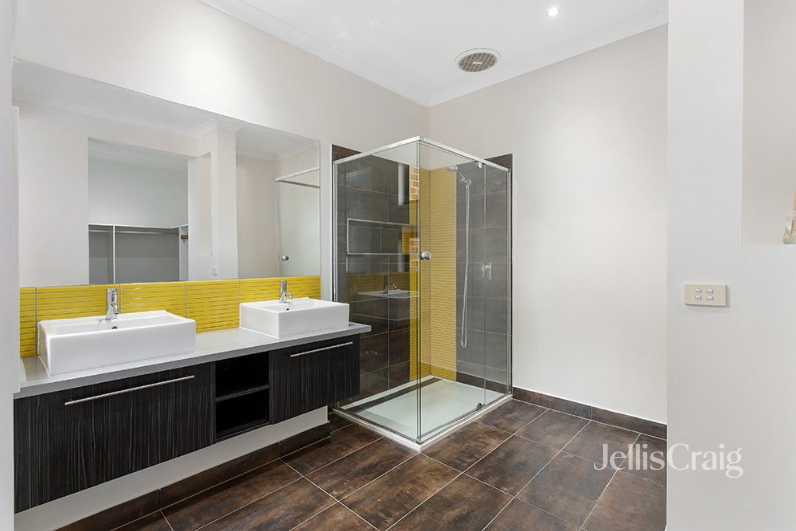 21 Montrose Drive, Doreen image 6