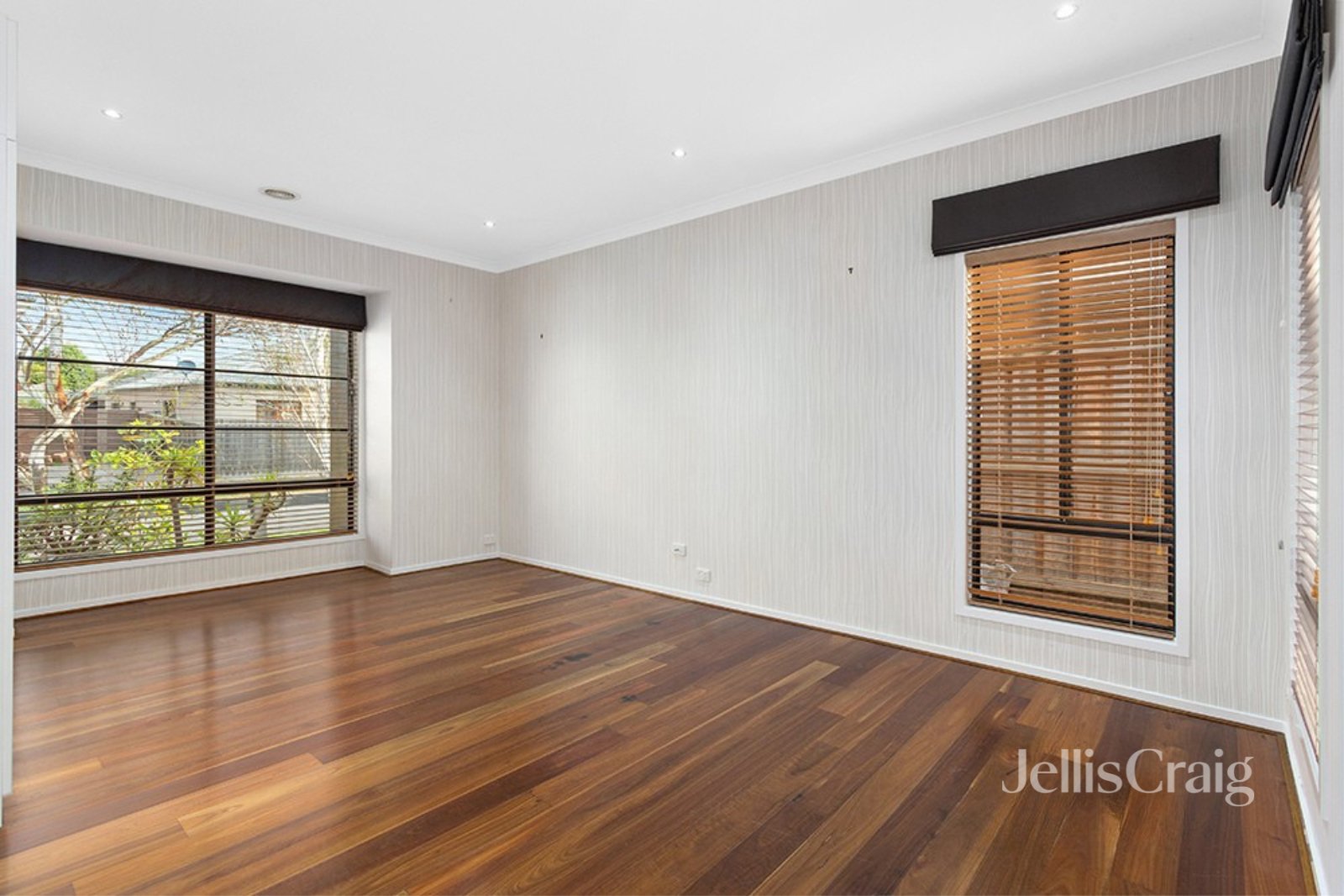 21 Montrose Drive, Doreen image 2