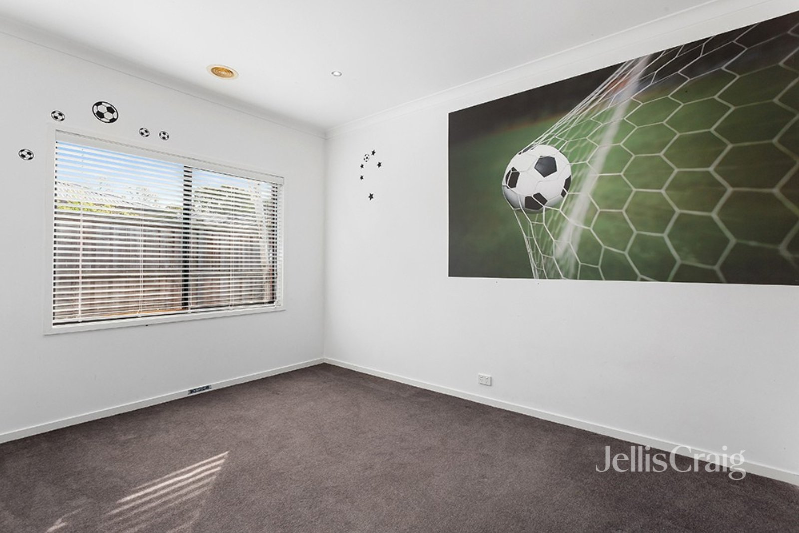 21 Montrose Drive, Doreen image 7