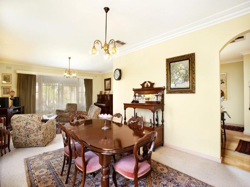 21 Moore Street, Box Hill South image 2