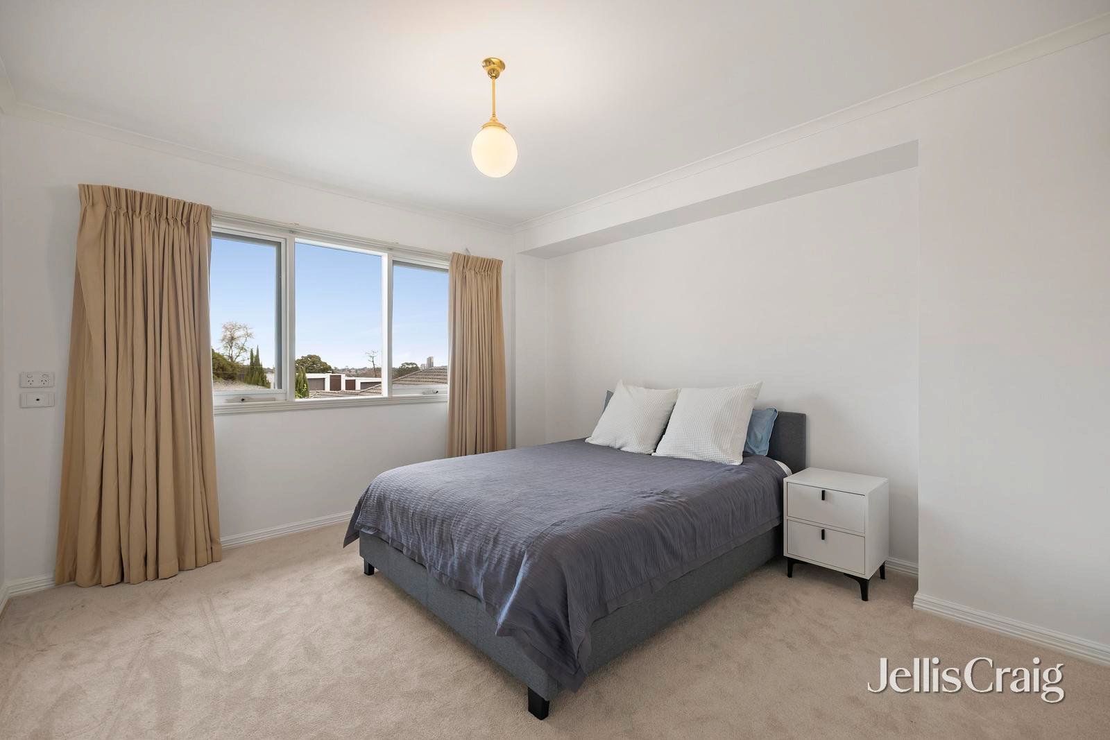 2/1 Morinda Crescent, Doncaster&nbsp;East image 6