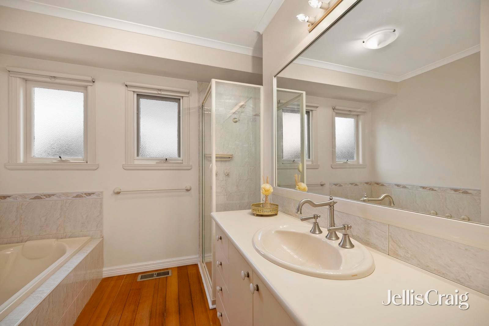 2/1 Morinda Crescent, Doncaster&nbsp;East image 7