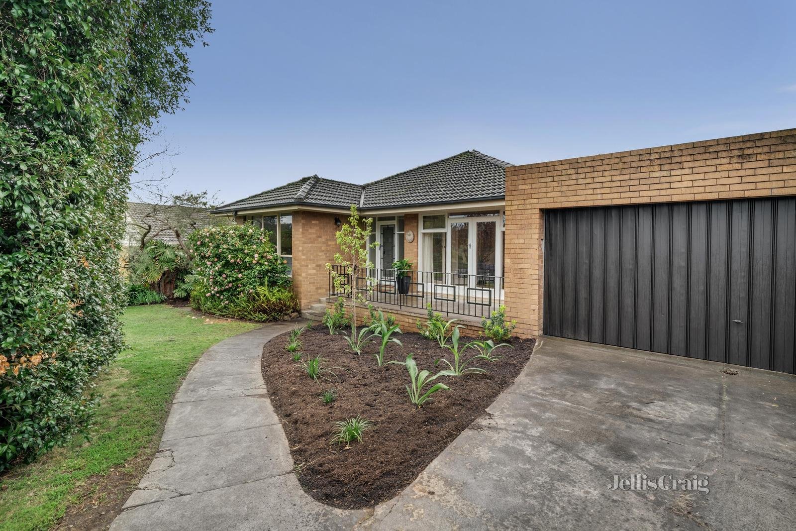 21 Murphy Road, Doncaster East image 1