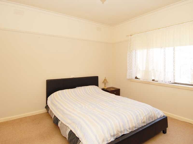 21 Norwood Street, Herne Hill image 4