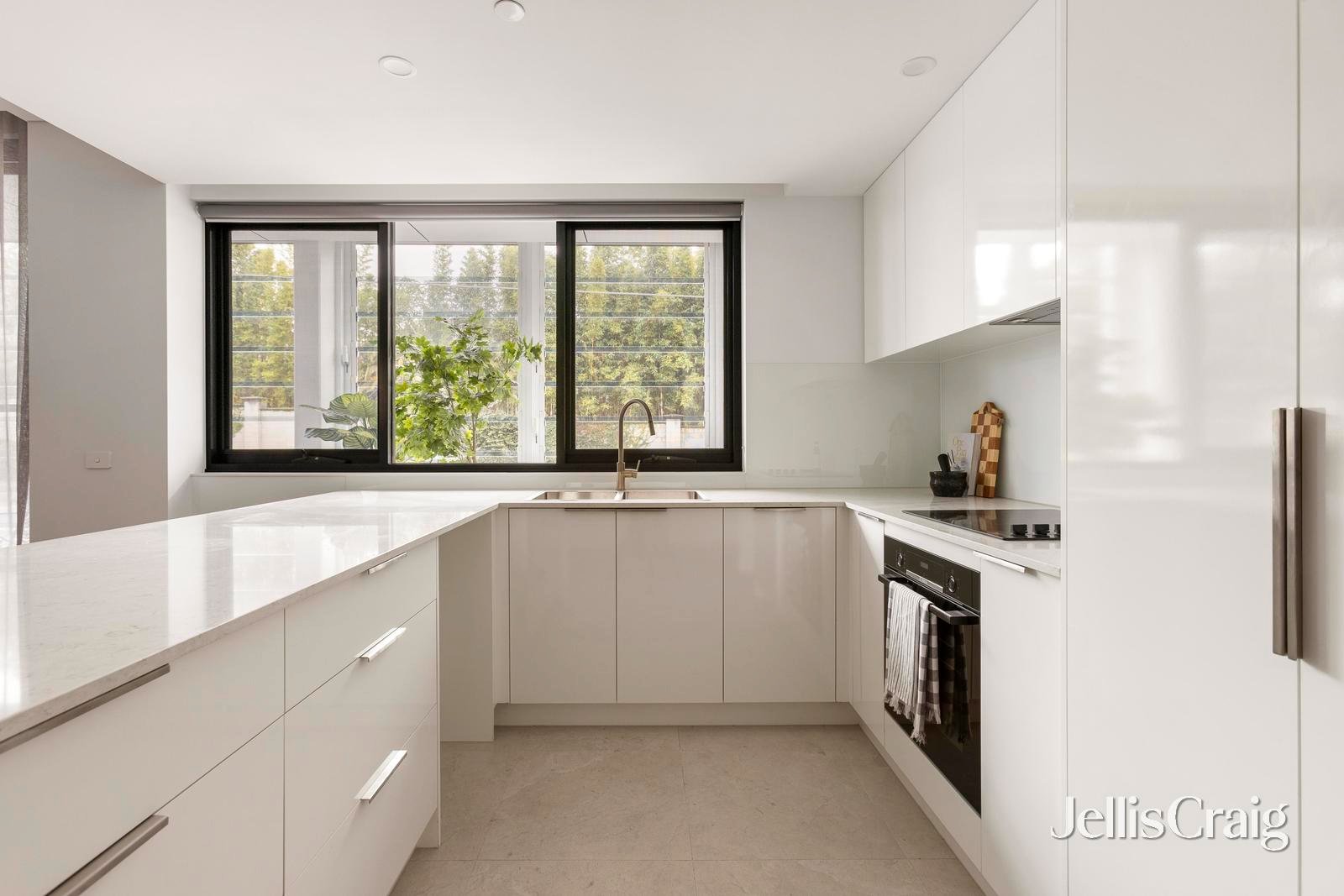 2/1 Old Heidelberg Road, Alphington image 4