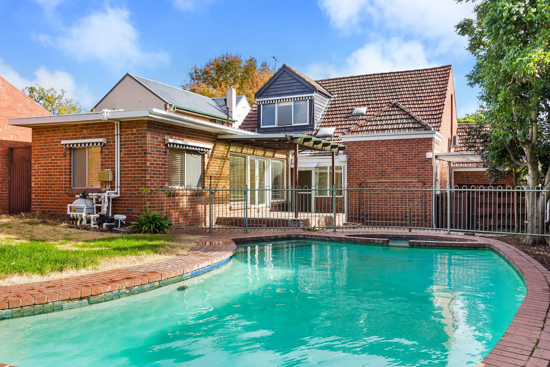 Property Gallery Thumbnail 6