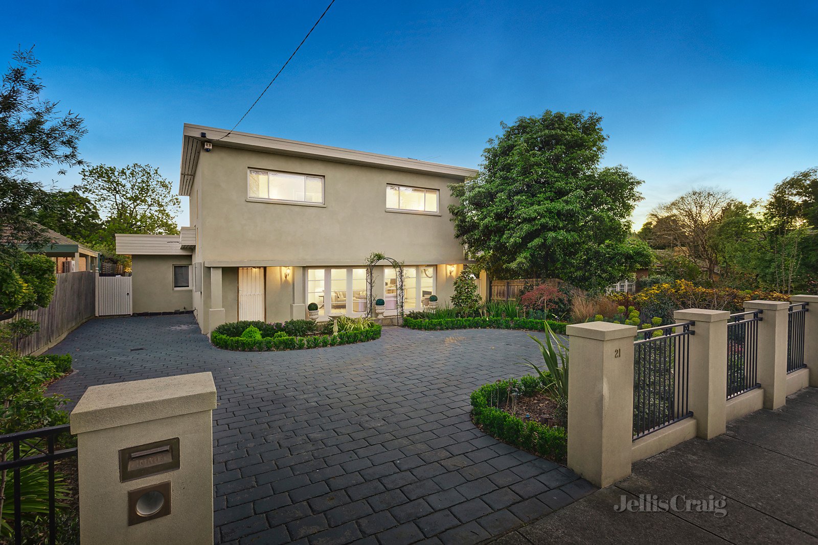 21 Park Road, Surrey Hills image 12