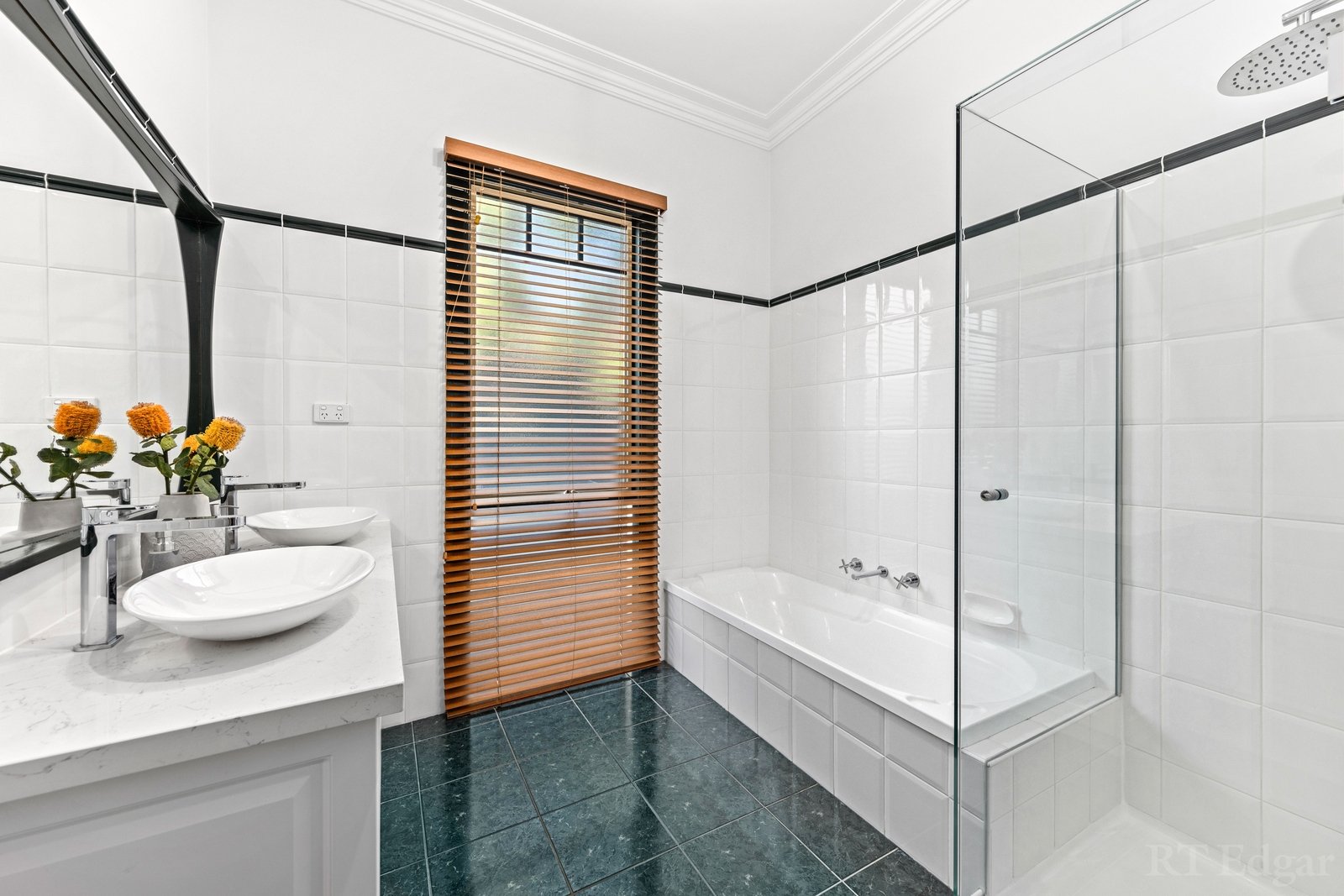 Property Gallery Thumbnail 11