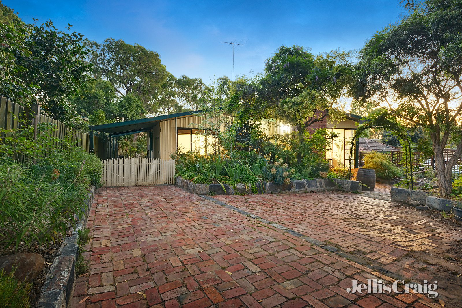 21 Pine Crescent, Ringwood North image 10