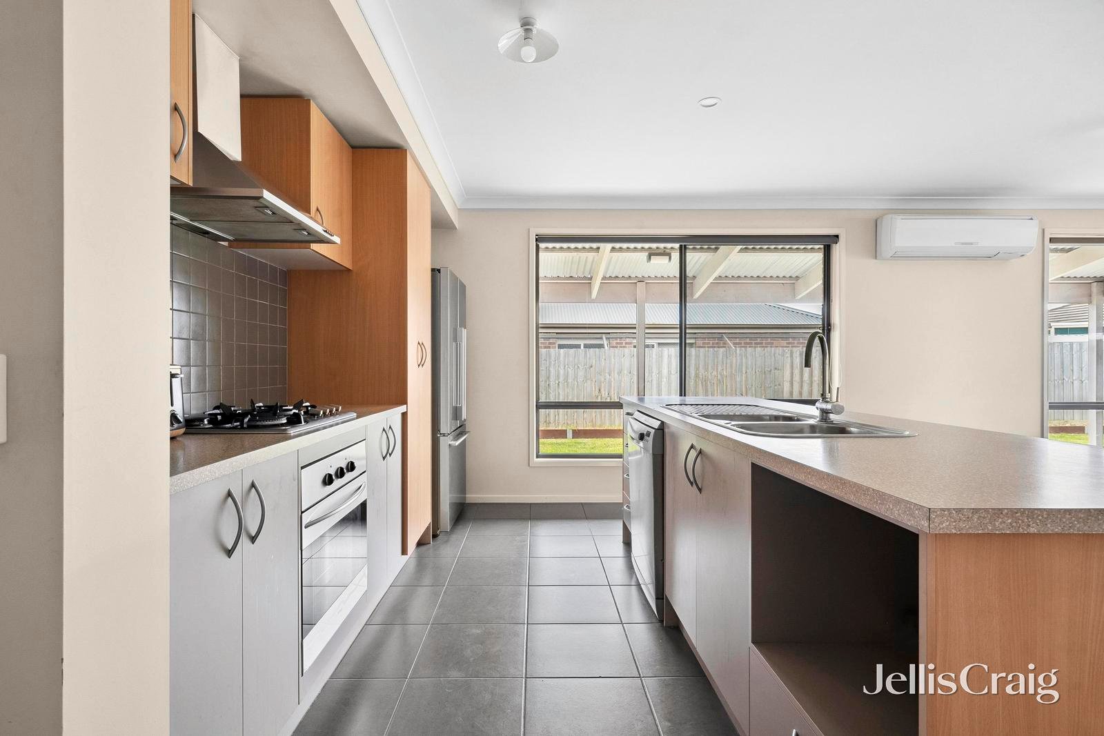 21 Pollard Drive, Leopold image 7