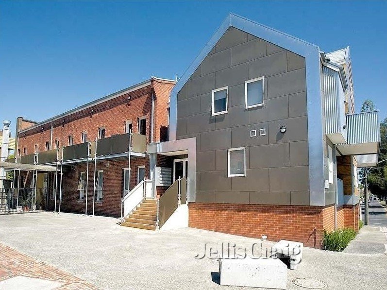 2/1 Pottery Court, Brunswick image 4