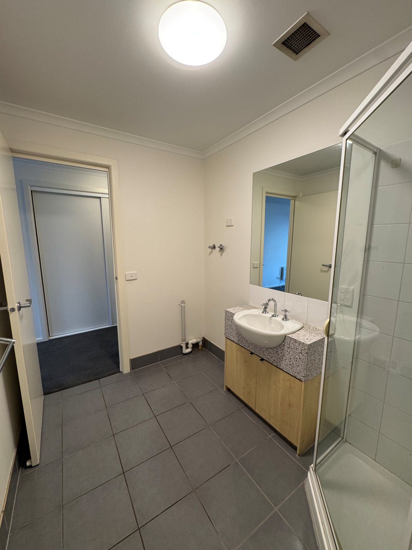 2/1 Pottery Court, Brunswick image 5