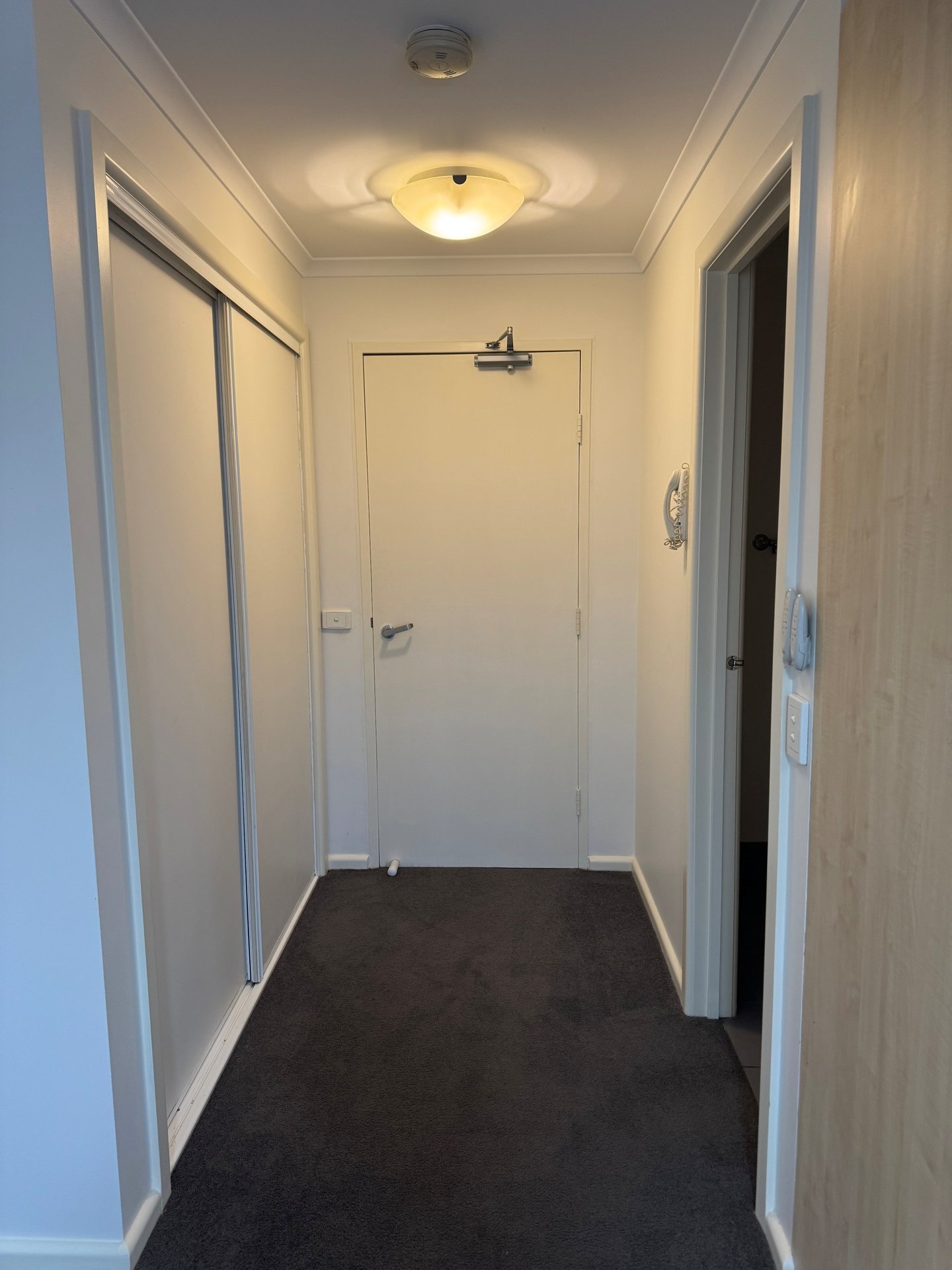 2/1 Pottery Court, Brunswick image 6