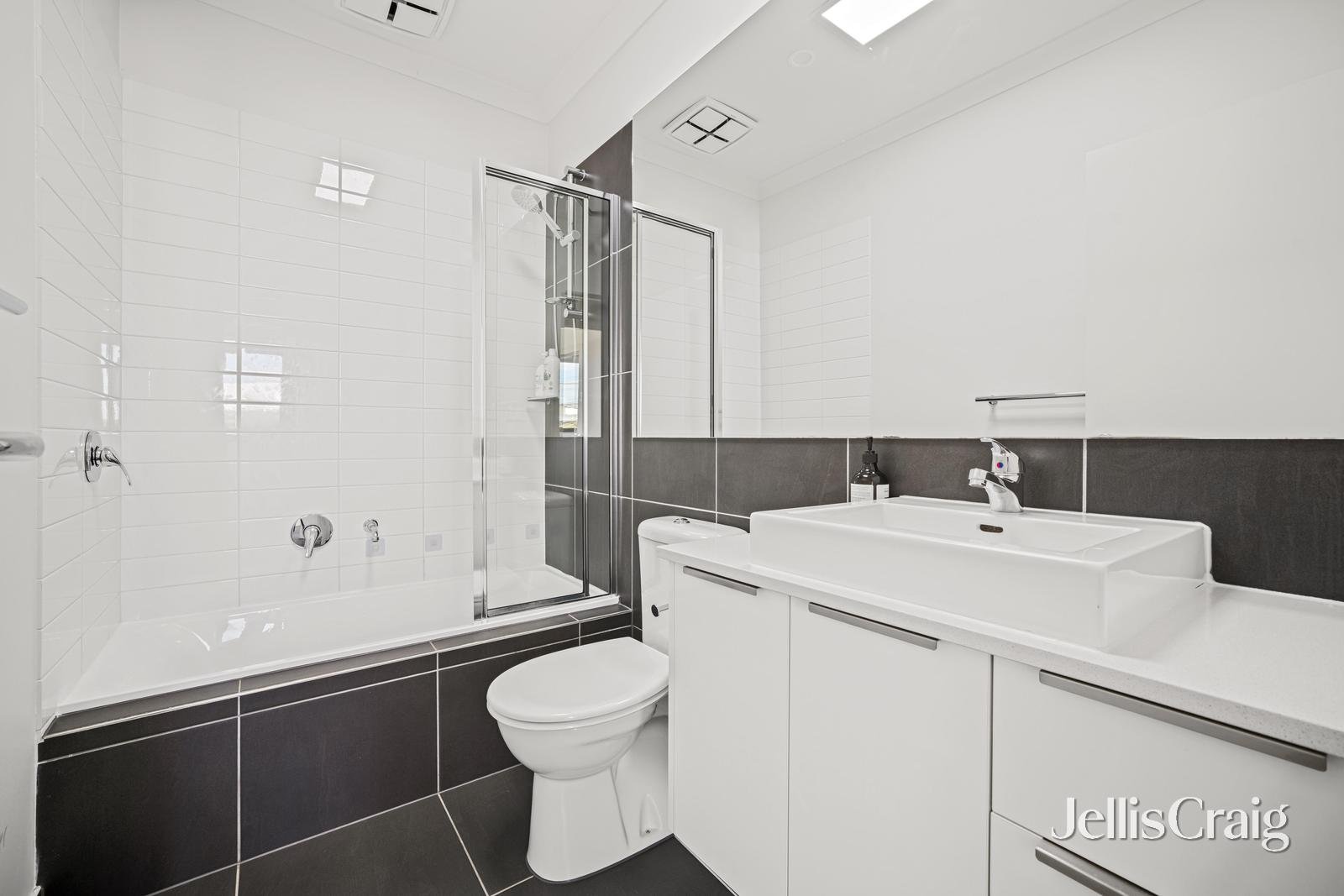 21 Powlett Street, Mordialloc image 10
