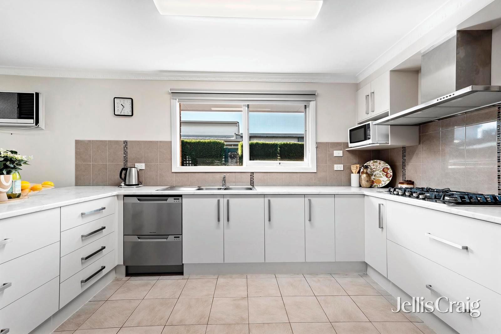 2/1 Premier Avenue, Mitcham image 6