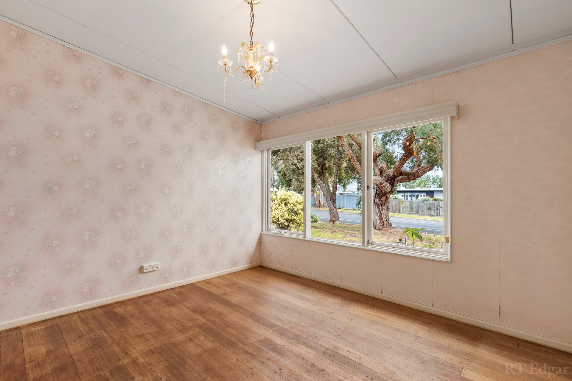 Property Gallery Thumbnail 8