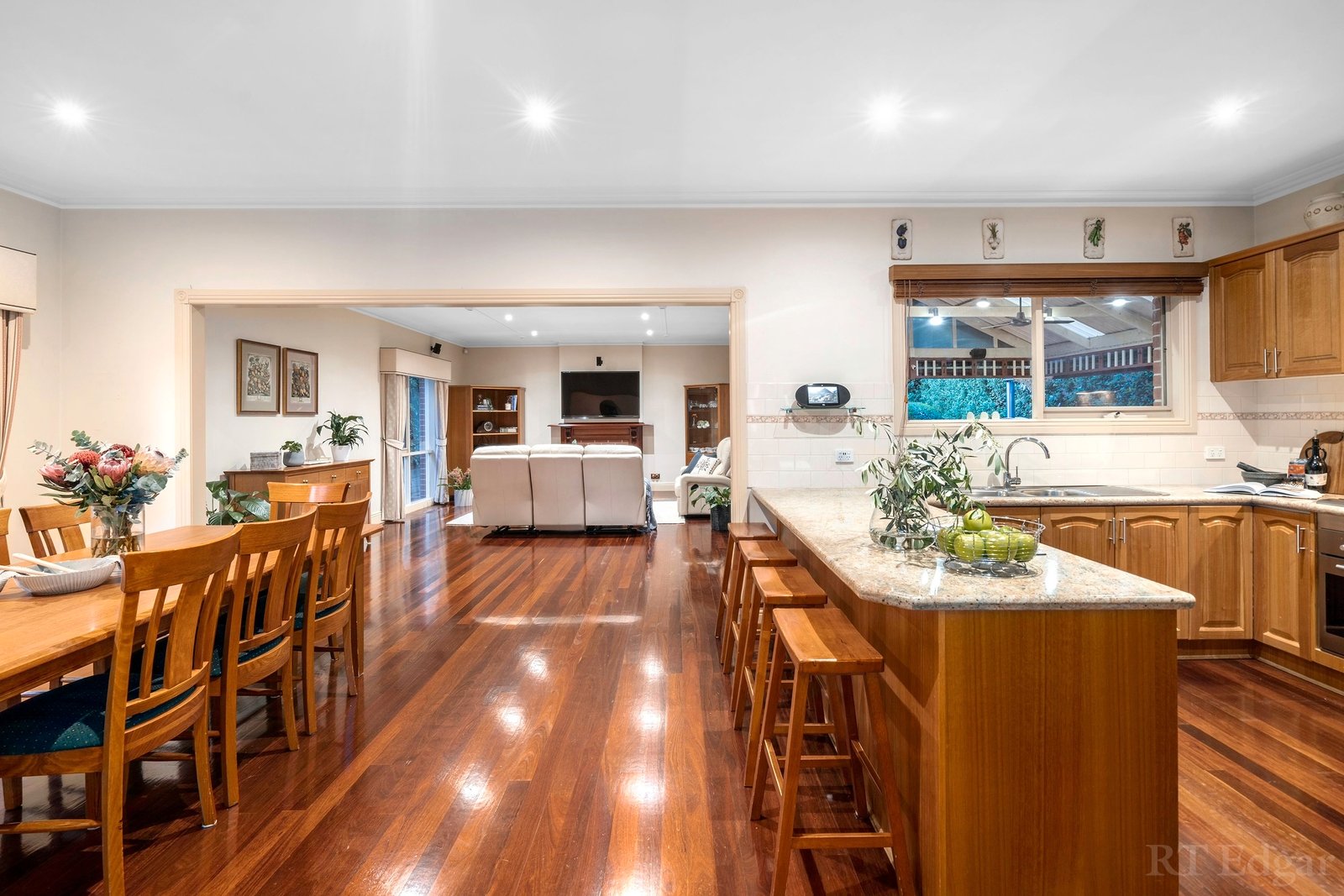 Property Gallery Thumbnail 8