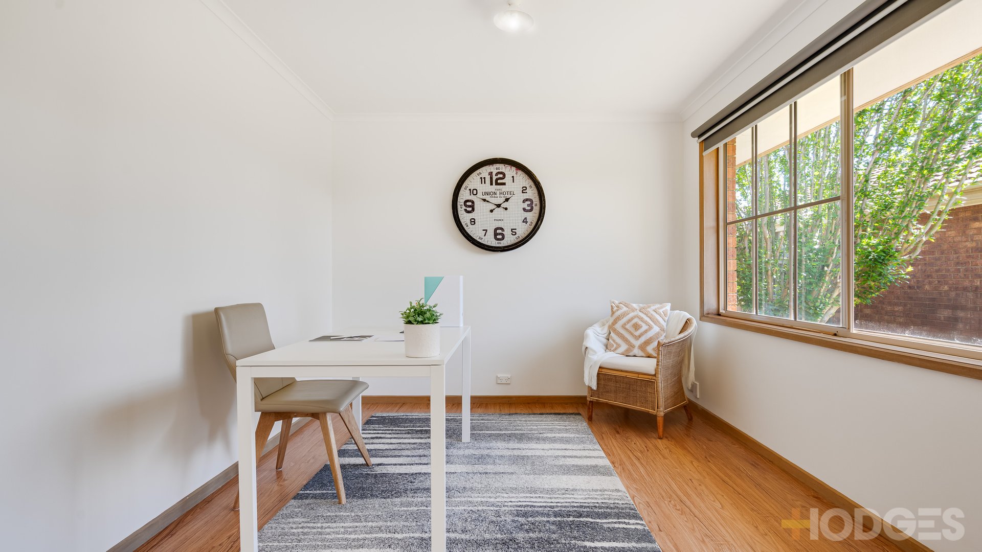 2 / 1 Regis Close Werribee