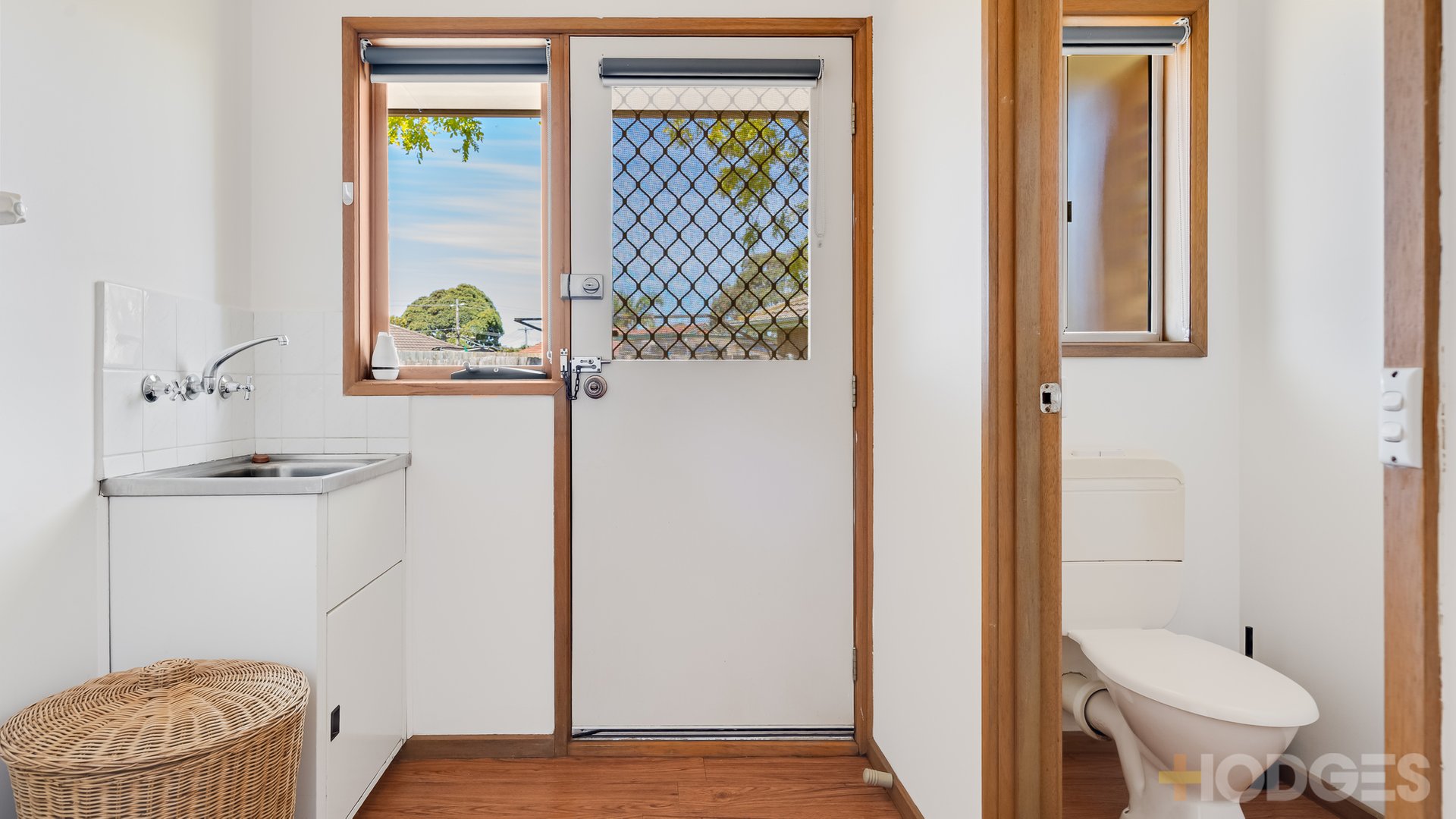 2 / 1 Regis Close Werribee