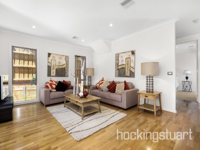 2/1 Richard Street, Box Hill North image 1