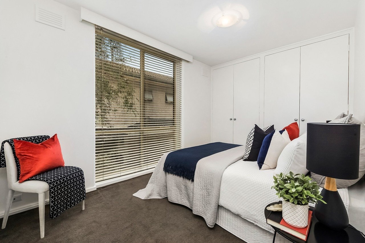 2/1 Robert Street, Elwood image 5