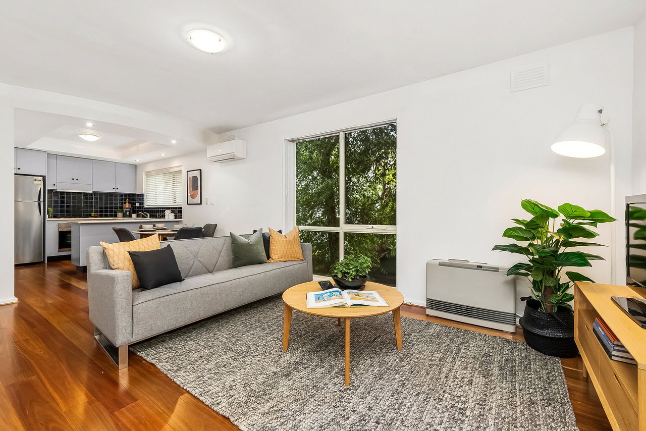 2/1 Robert Street, Elwood image 7