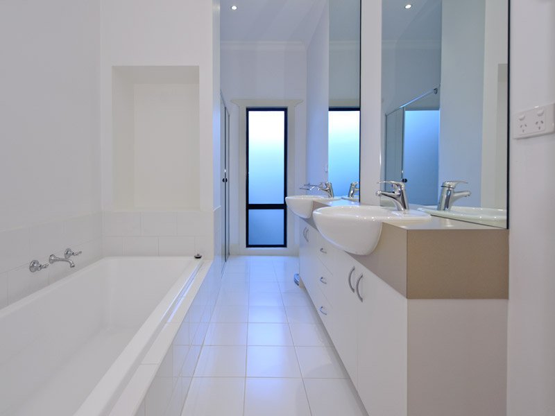 21 Rose Avenue, Surrey Hills image 7