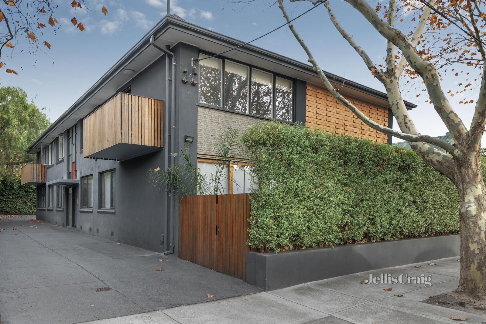 2/1 Rothesay Avenue, Elwood image 1