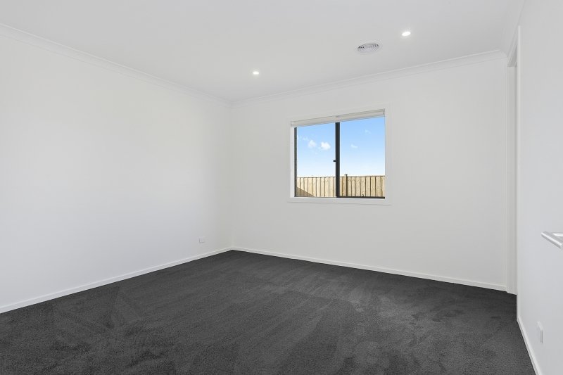 21 Saltbush Circuit, Point&nbsp;Lonsdale image 6
