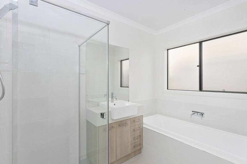 21 Saltbush Circuit, Point&nbsp;Lonsdale image 7