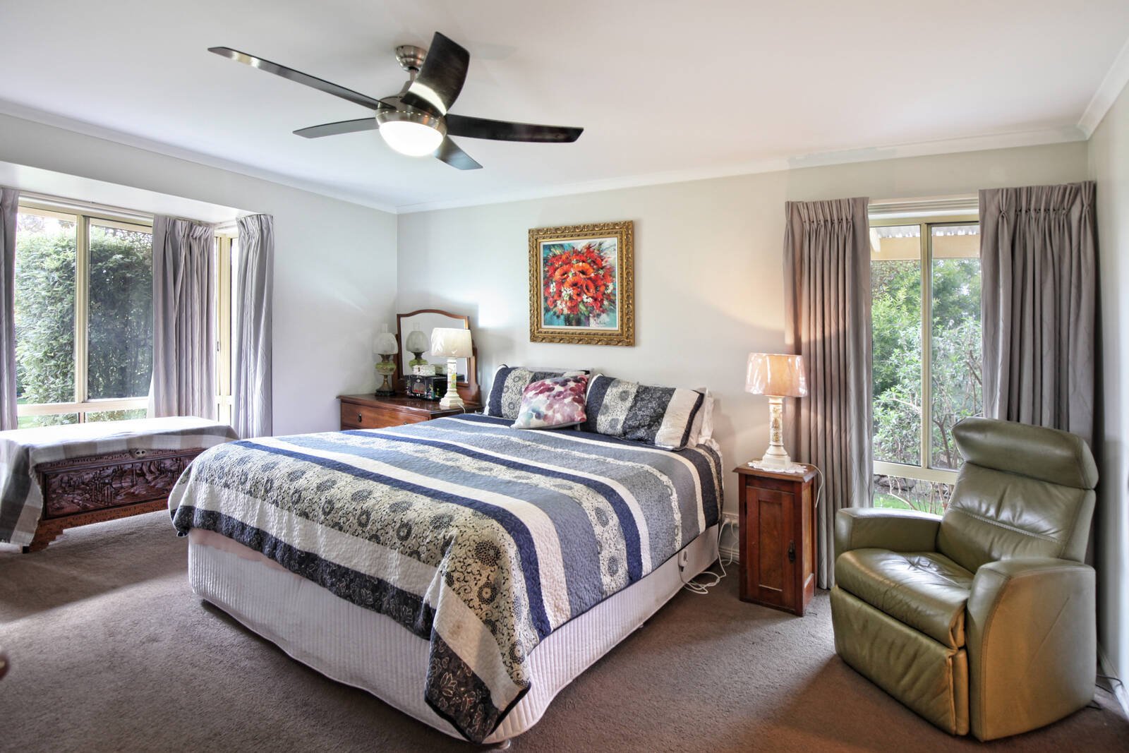 Property Gallery Thumbnail 8