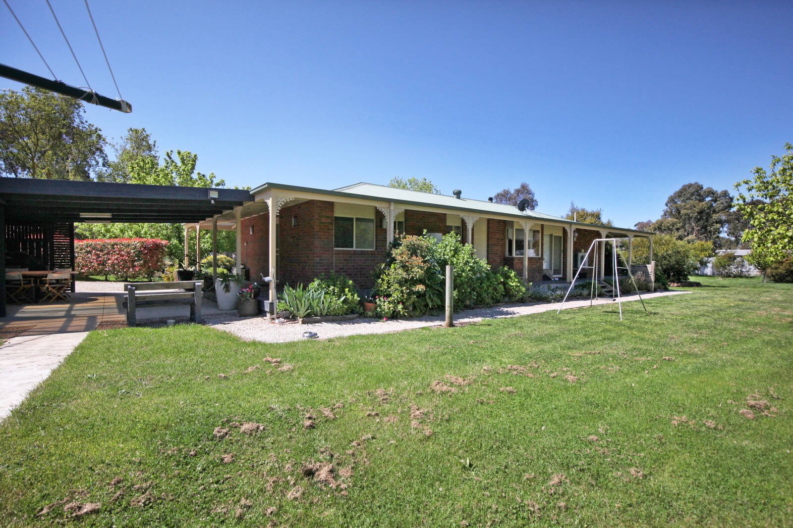 Property Gallery Thumbnail 9