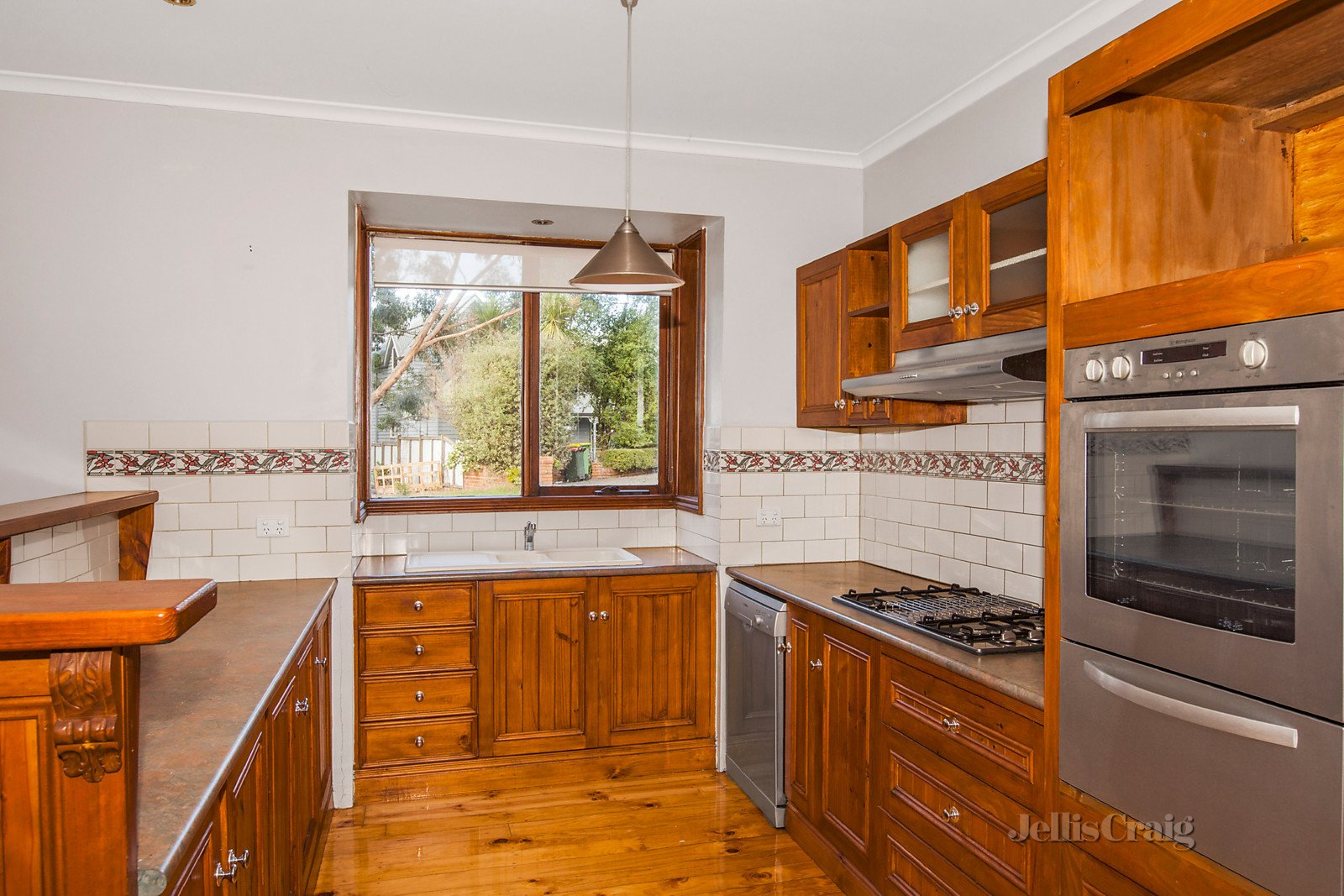21 South Road, Woodend image 3