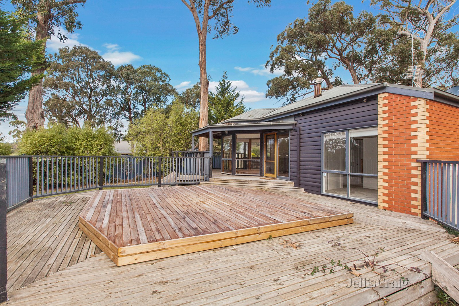 21 South Road, Woodend image 4