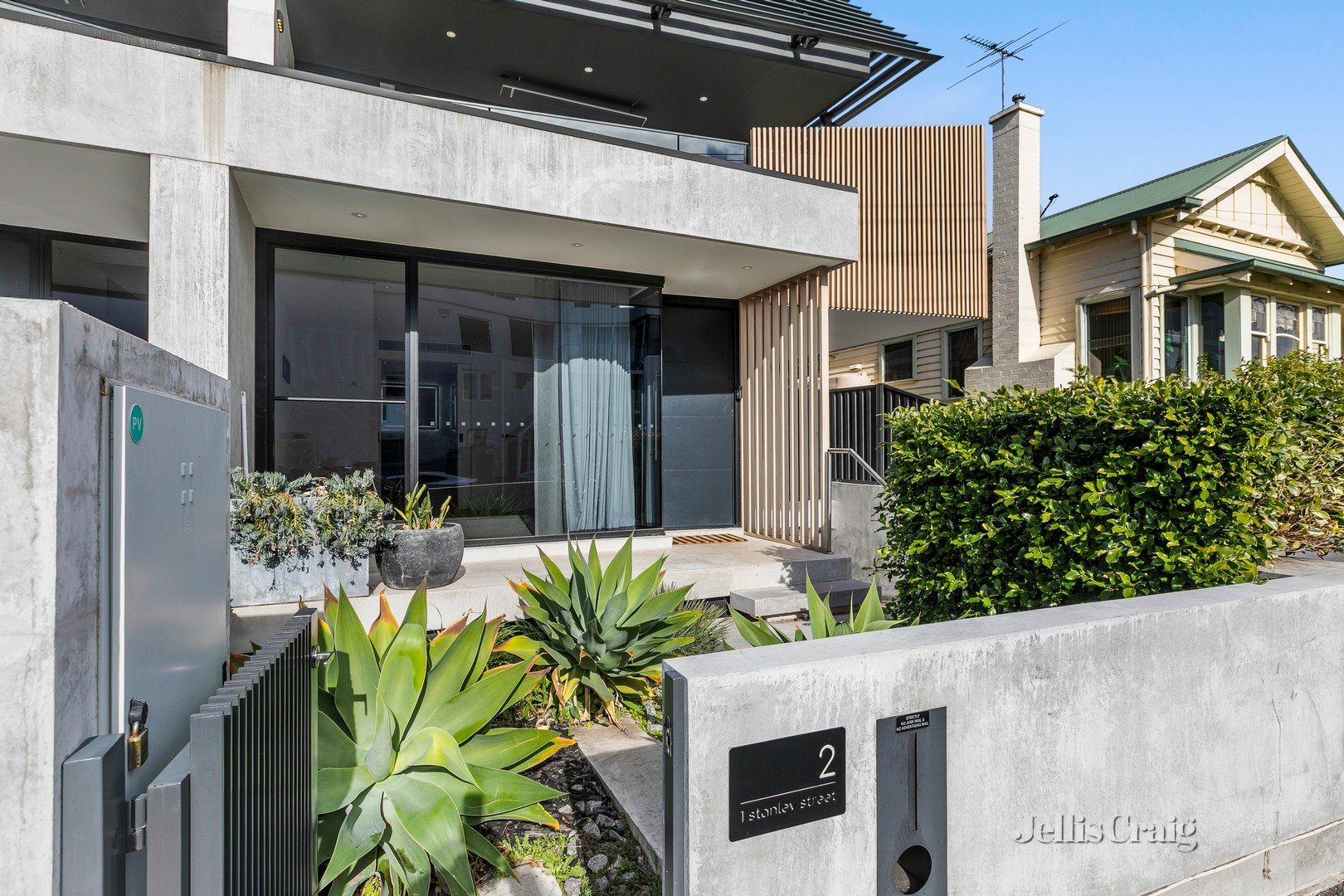 2/1 Stanley Street, Williamstown image 2