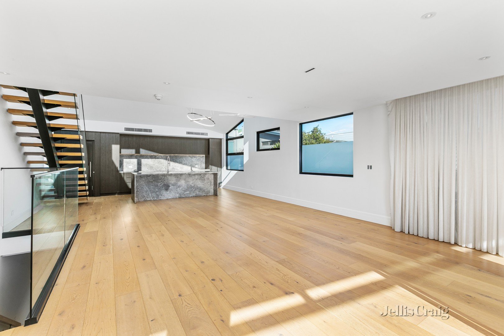 2/1 Stanley Street, Williamstown image 3