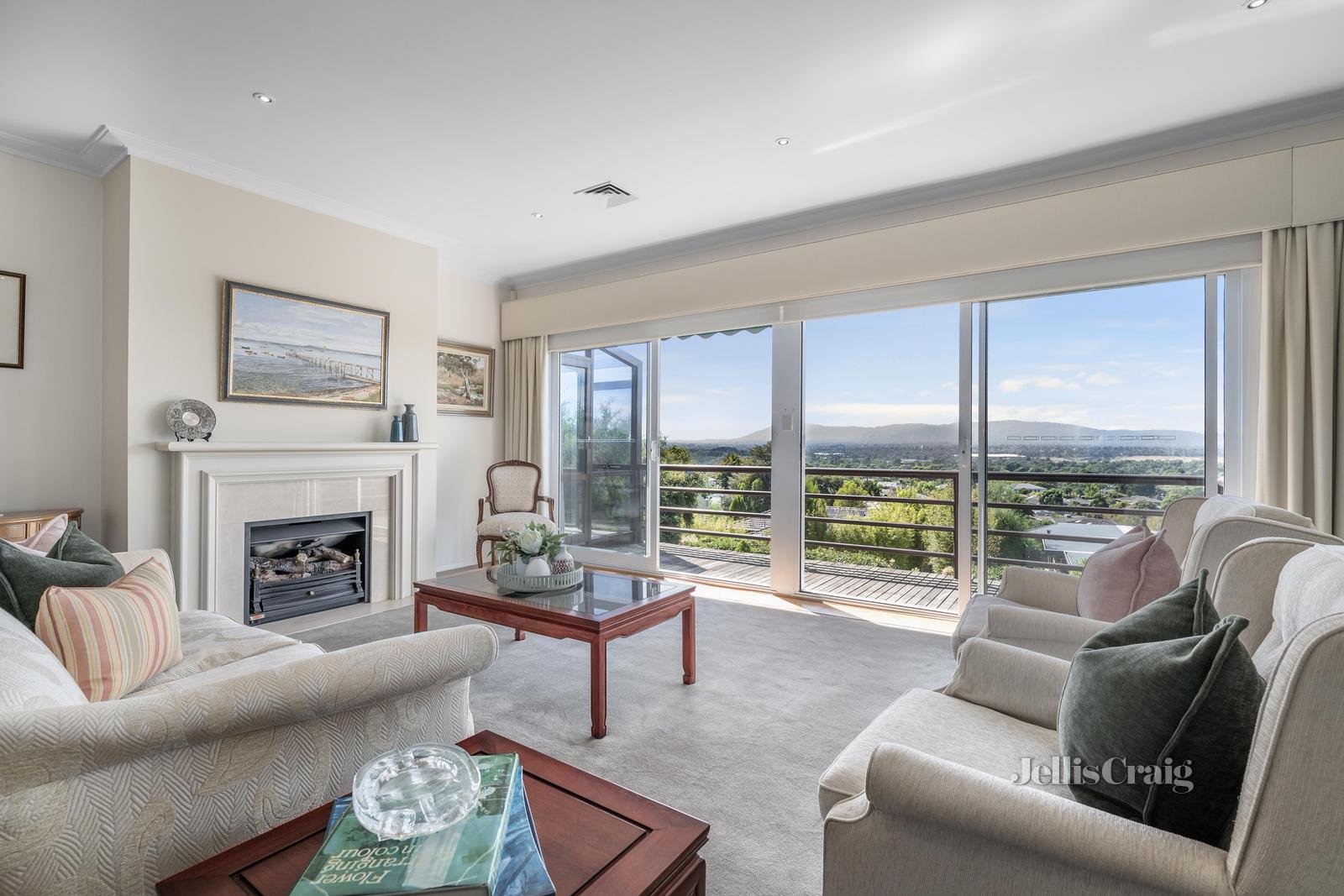 21 Stirling Crescent, Glen Waverley image 3
