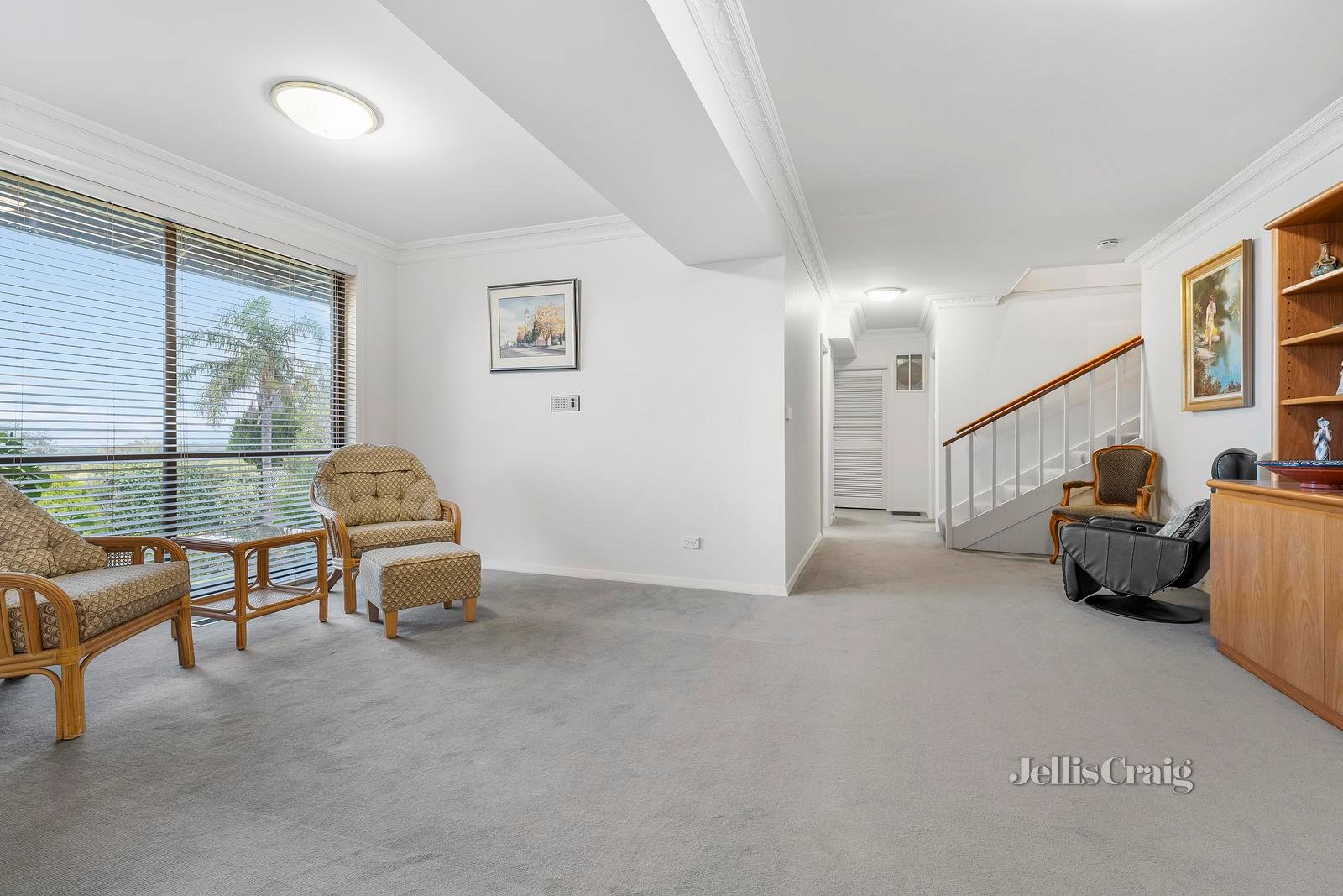 21 Stirling Crescent, Glen Waverley image 5