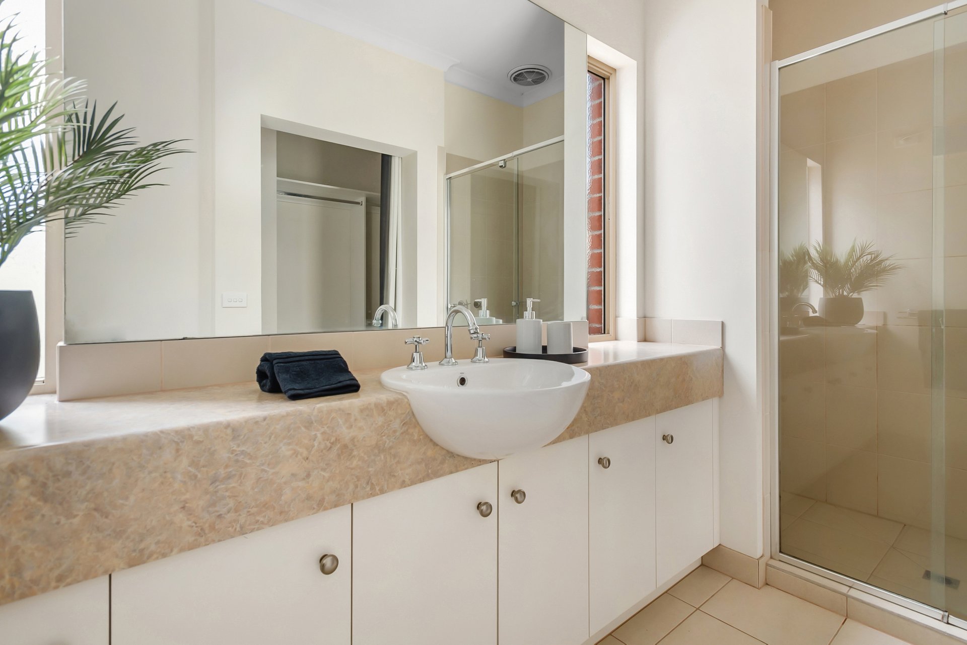Property Gallery Thumbnail 6