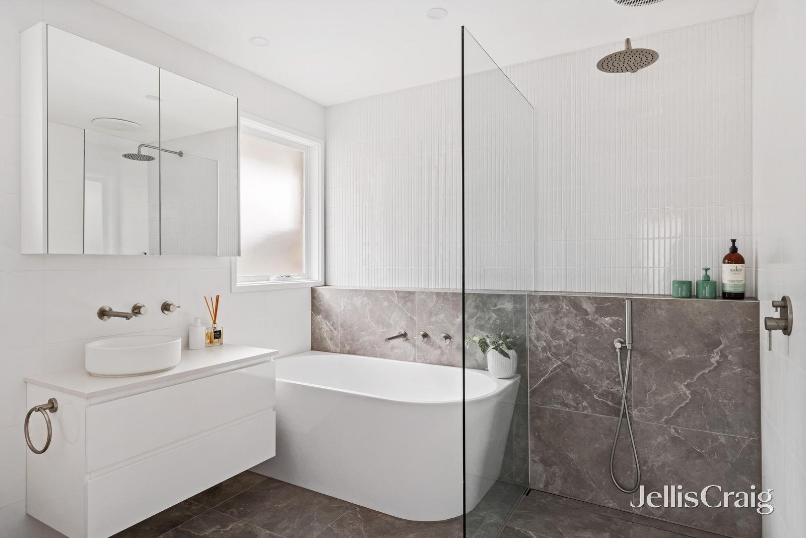 2/1 Sunset Drive, Heathmont image 8