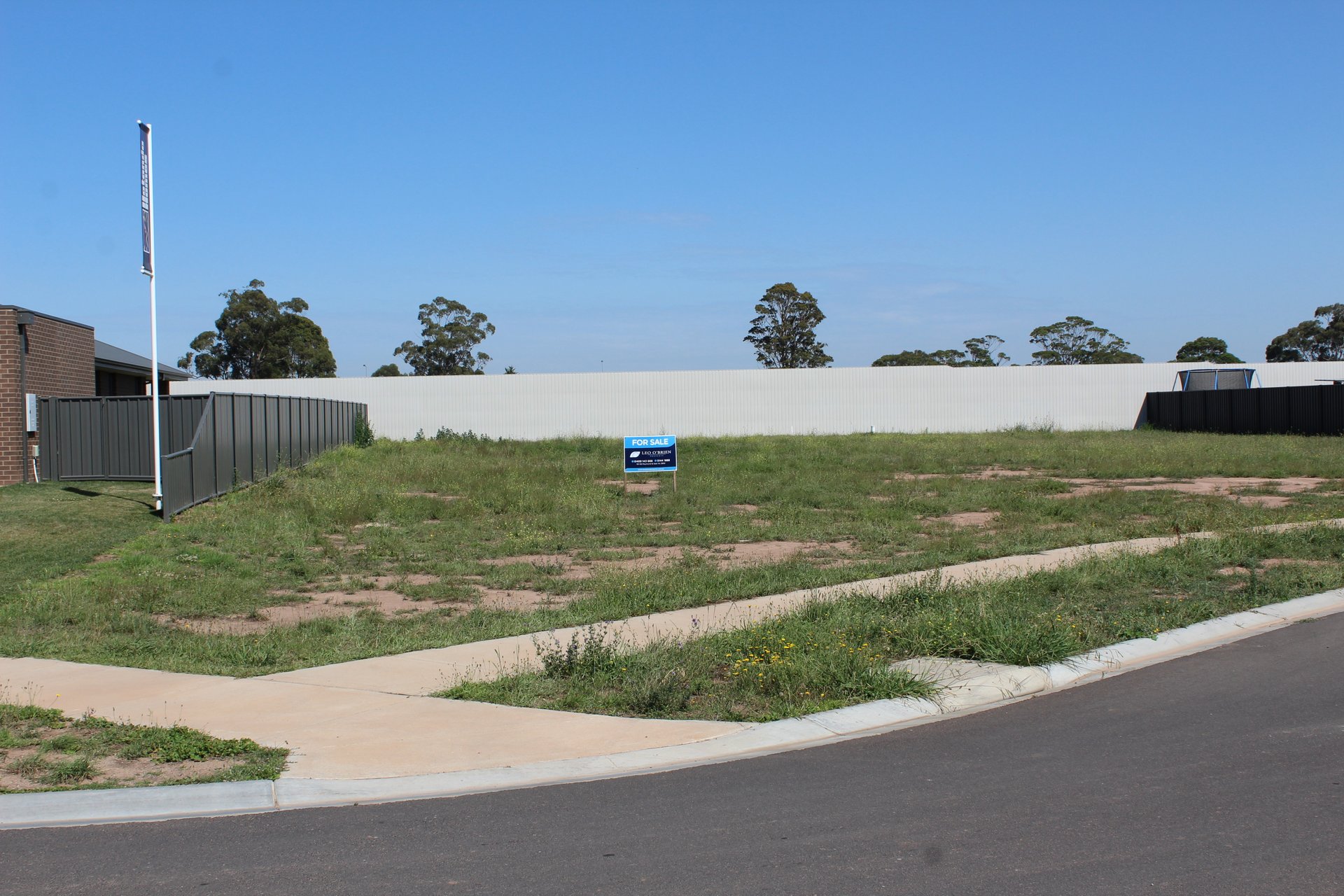 21 Swan Lake Drive, Sale - Image 1