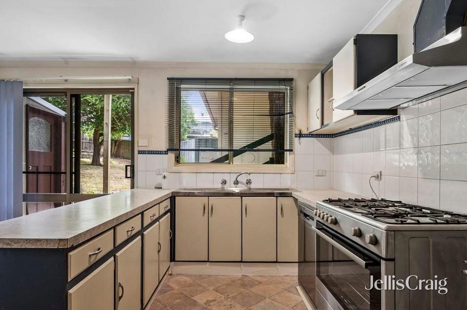 21 Sweeney Street, Black&nbsp;Hill image 2